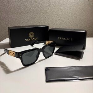 versace vintage black and gold sunglasses VE4421